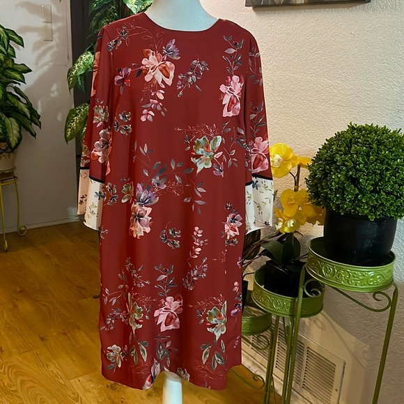 J. Jill Dresses & Skirts - J.JILL Floral Flared Sleeves Shift Dress size S